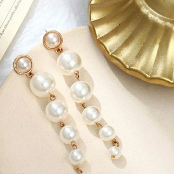 Earrings - Picture 3 of 3